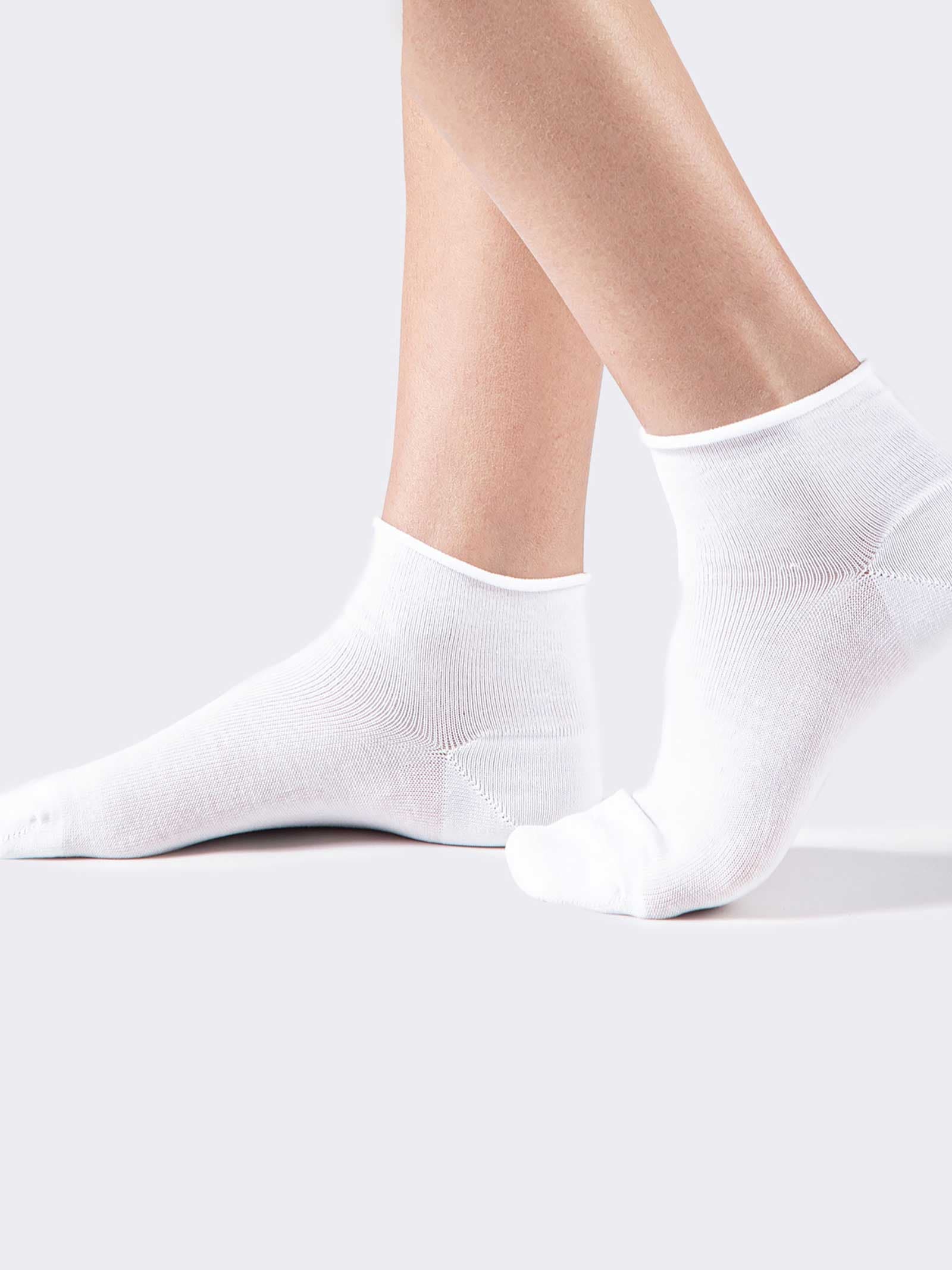 Calze corte da donna in fresco cotone con taglio laser - Image 1
