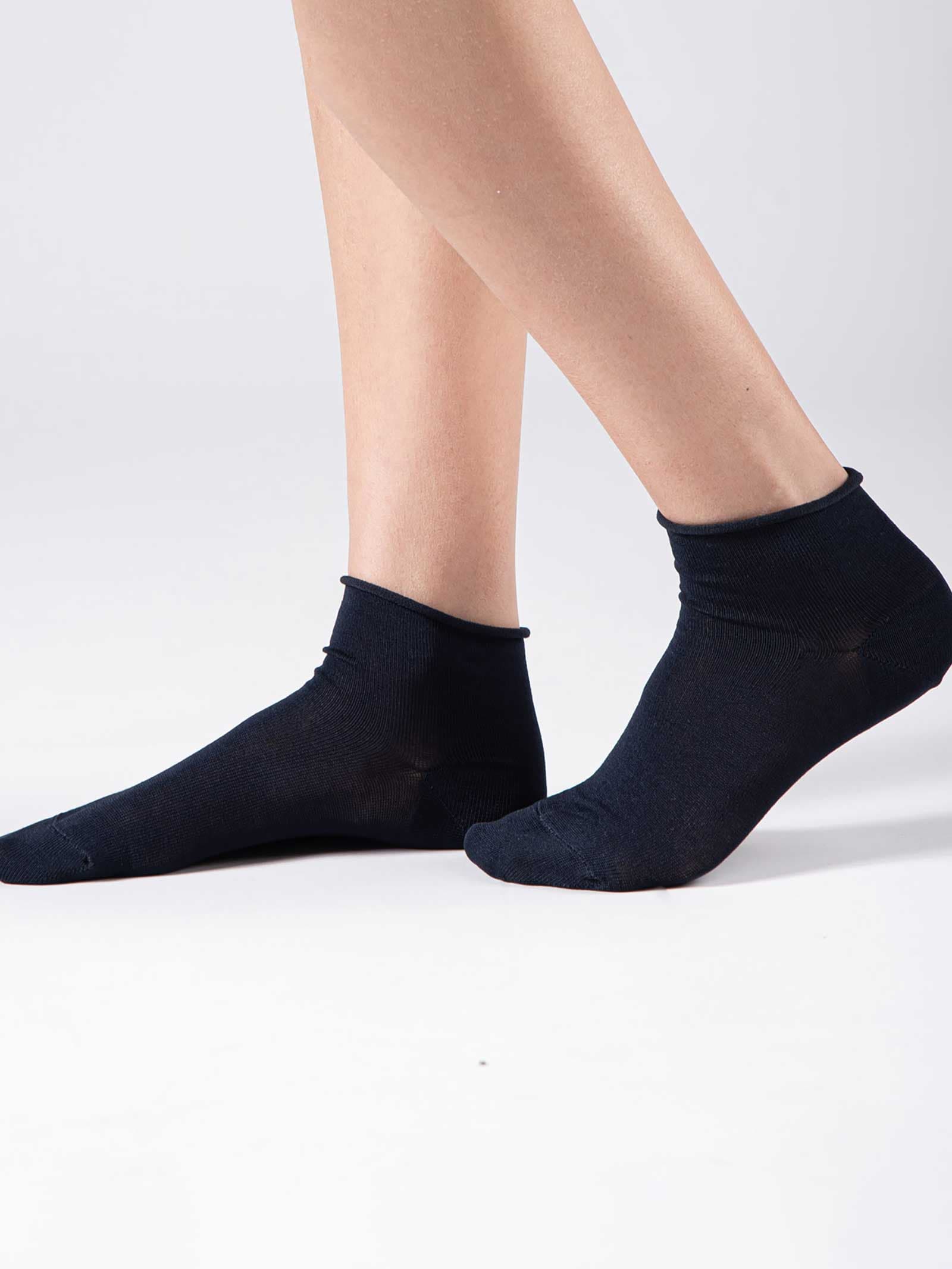 Calze corte da donna in fresco cotone con taglio laser