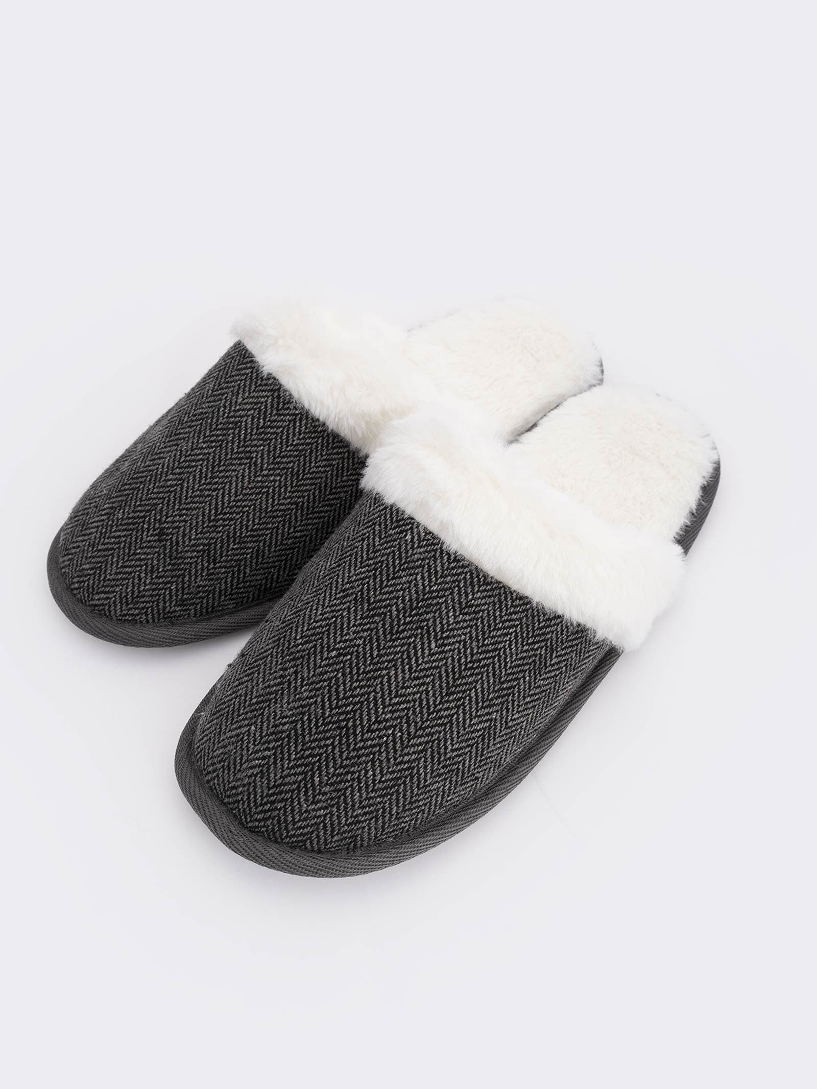 Pantofole Eleganti da Donna con Design Fantasia - Image 4
