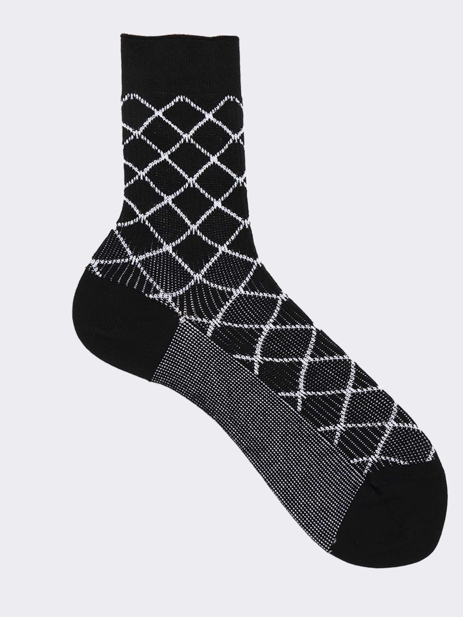 Calzini Corti Donna con Motivo a Rombi - Design Elegante e Comfort - Image 1