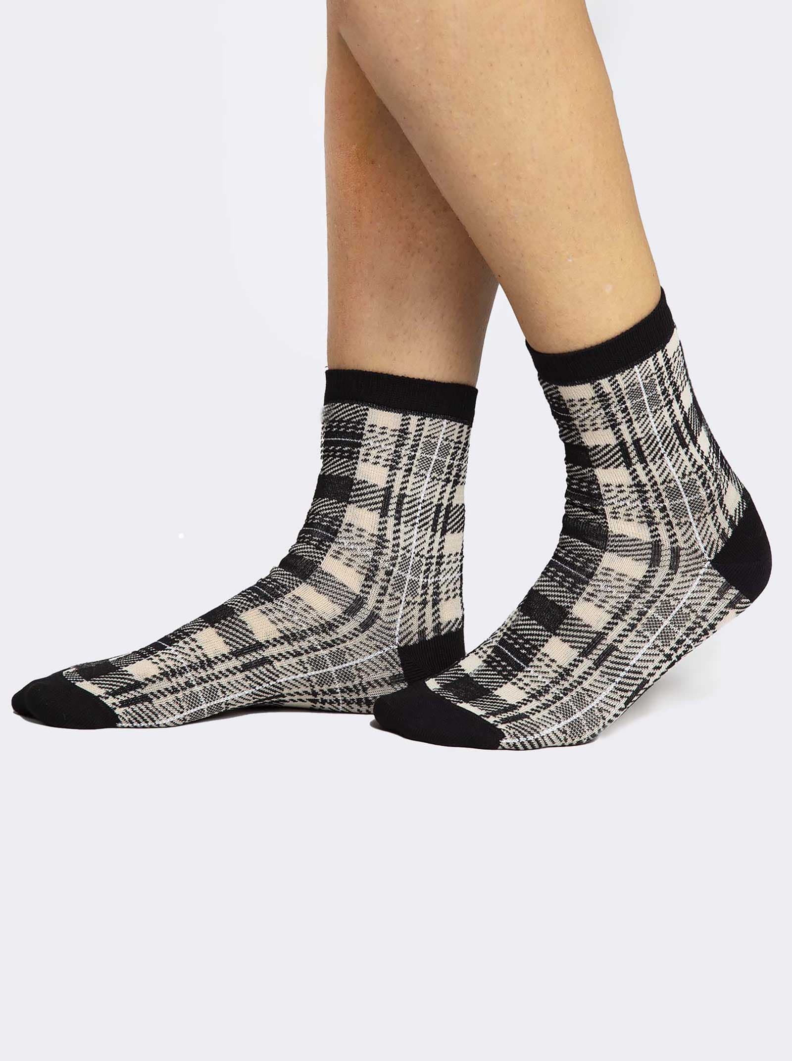 Calzini Corti Donna a Quadri - Design Classico ed Elegante - Image 1