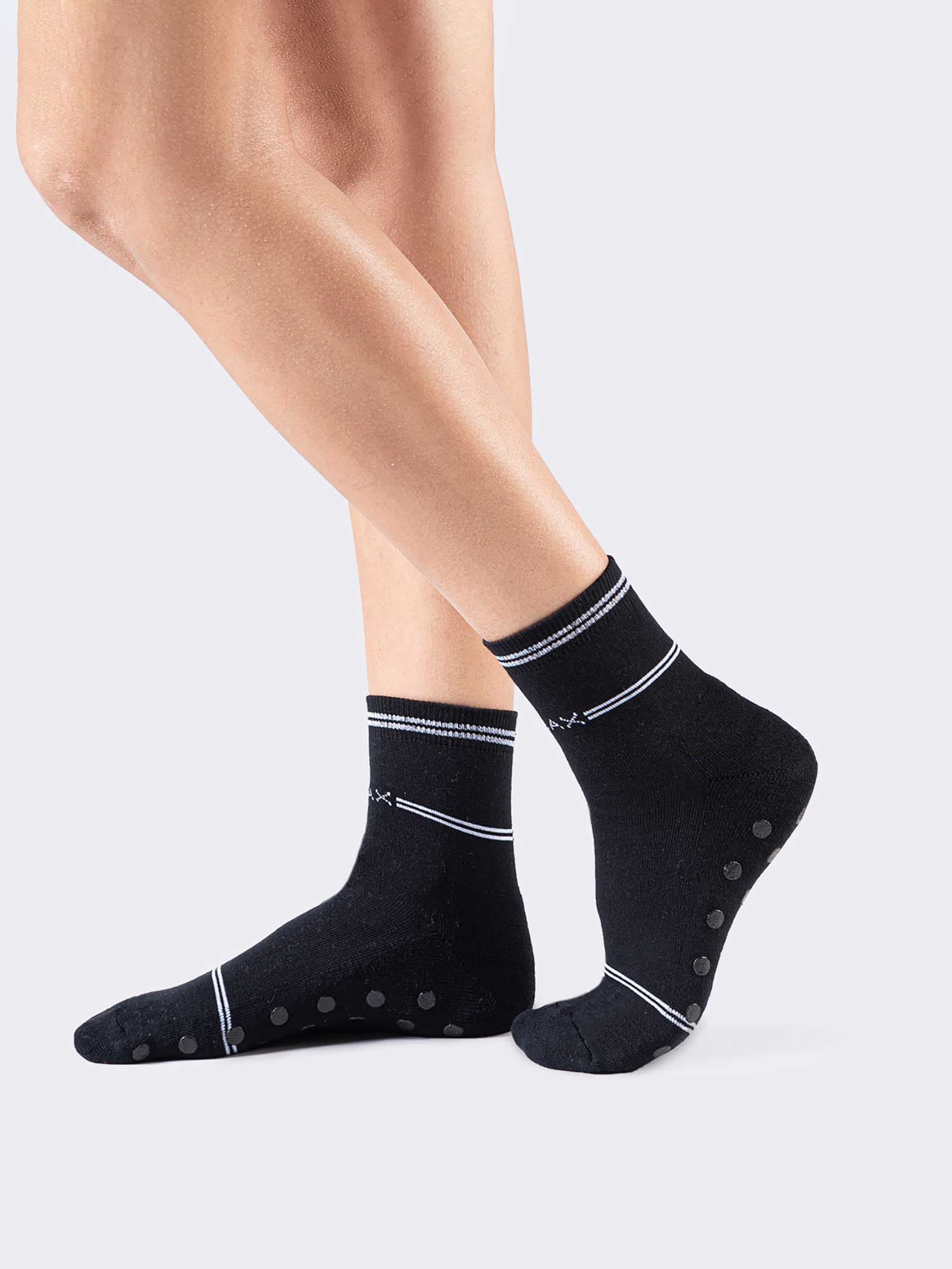 Calzini Corti Donna Antiscivolo in Cotone - Comfort Elegante - Image 1